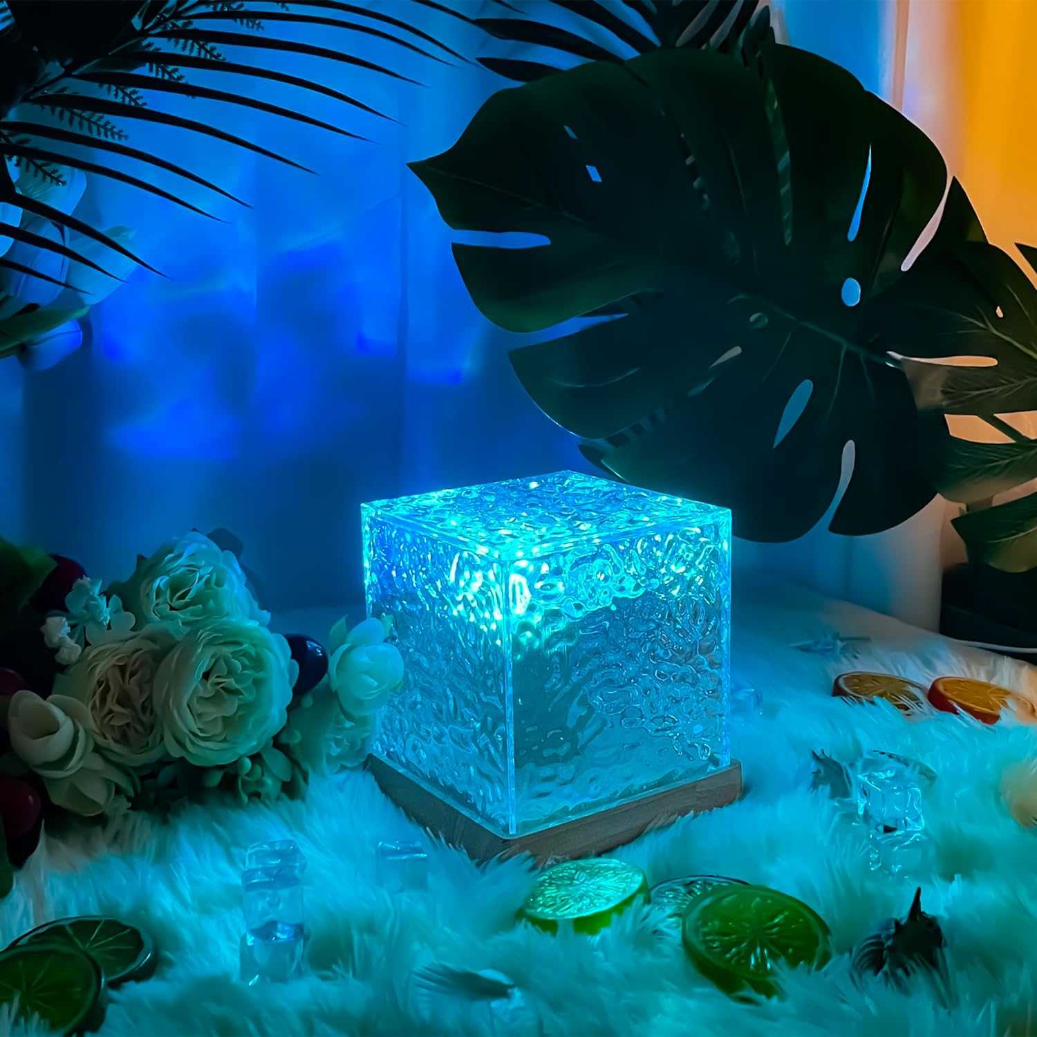 Night lamp with ocean wave projection